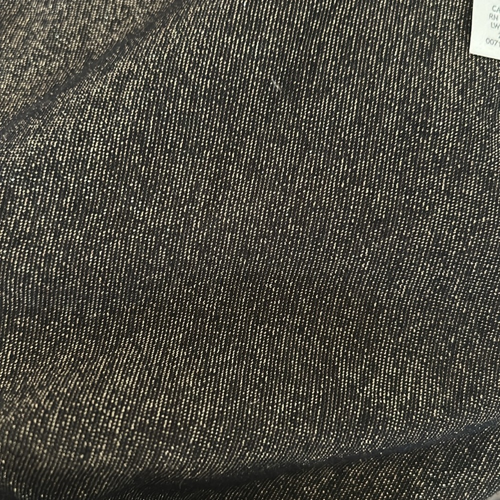 Black and gold metallic lululemon short sleeve top. Never worn! Size 2 - Picture 3 of 3